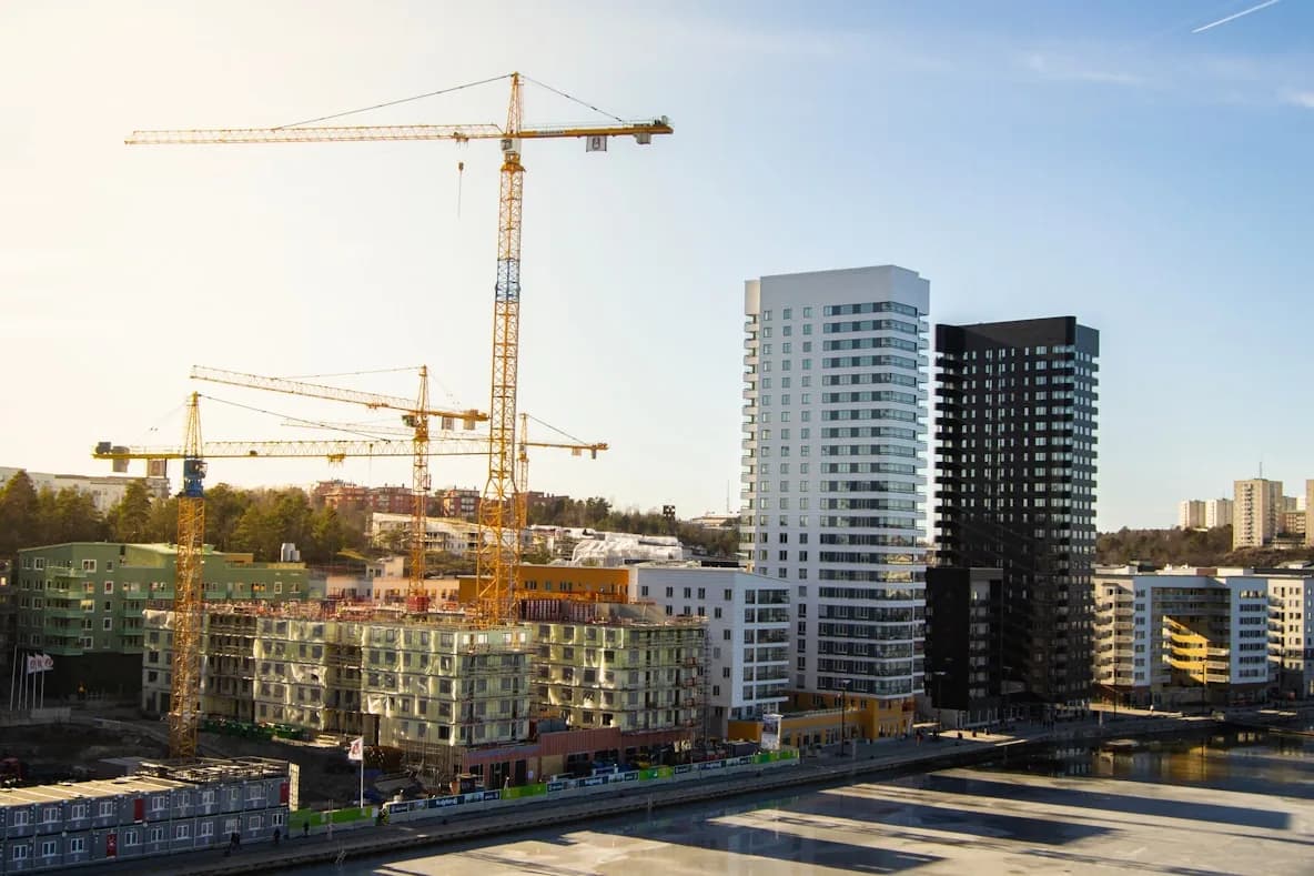 Construction projects supported by Gulf recruitment services