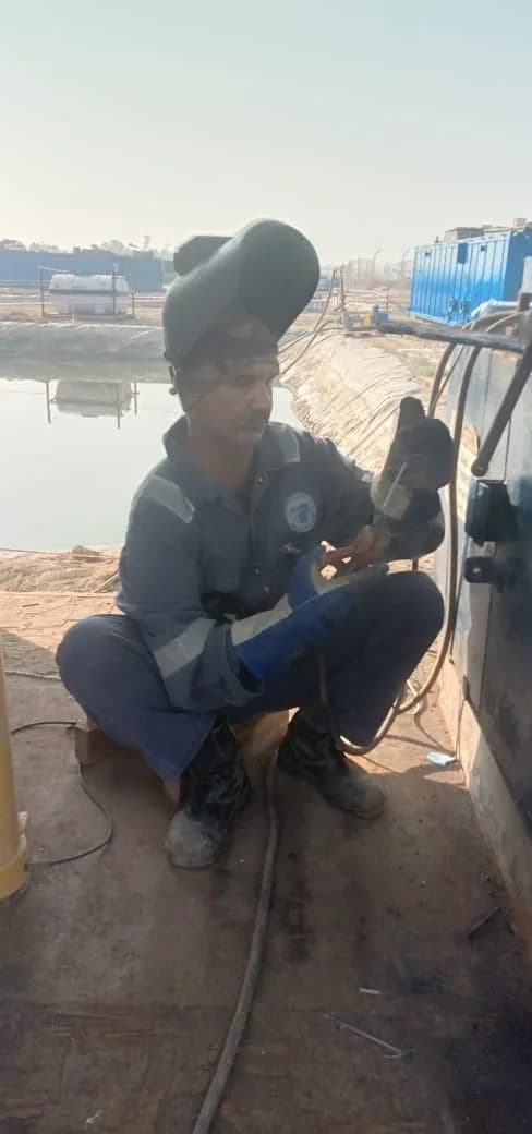 Teleport welder carrying out field maintenance