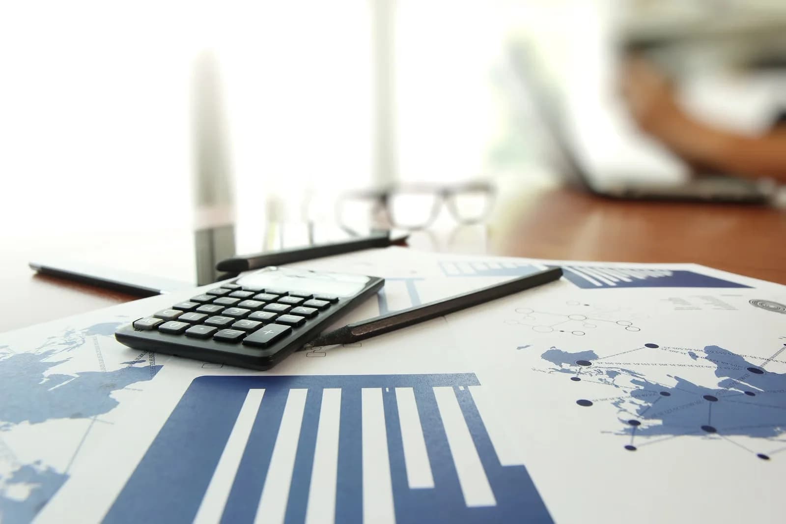 Payroll planning and calculations for local and international businesses